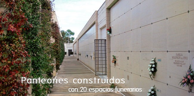 Panteones familiares construidos con altar y 20 espacios funerarios